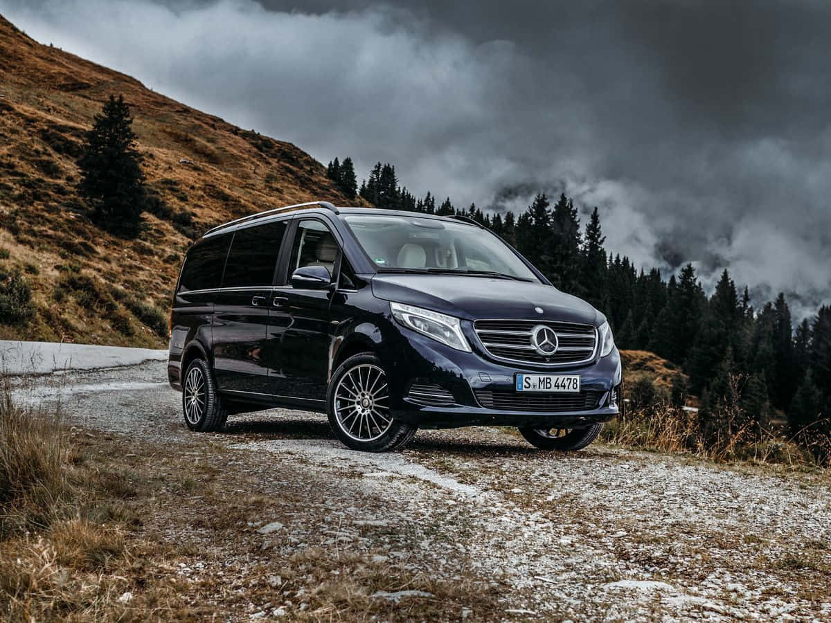 Luxurious Mercedes Benz V-class In Motion Wallpaper