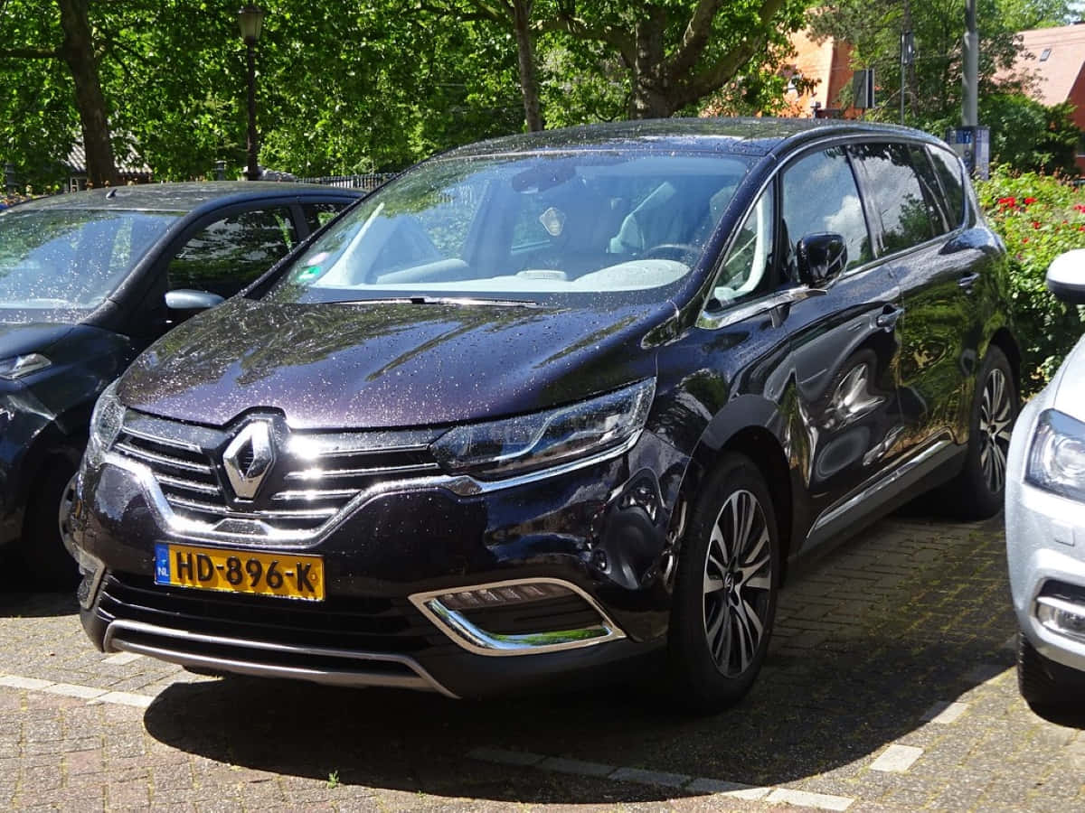 Luxurious Renault Espace On A Scenic Road Journey. Wallpaper