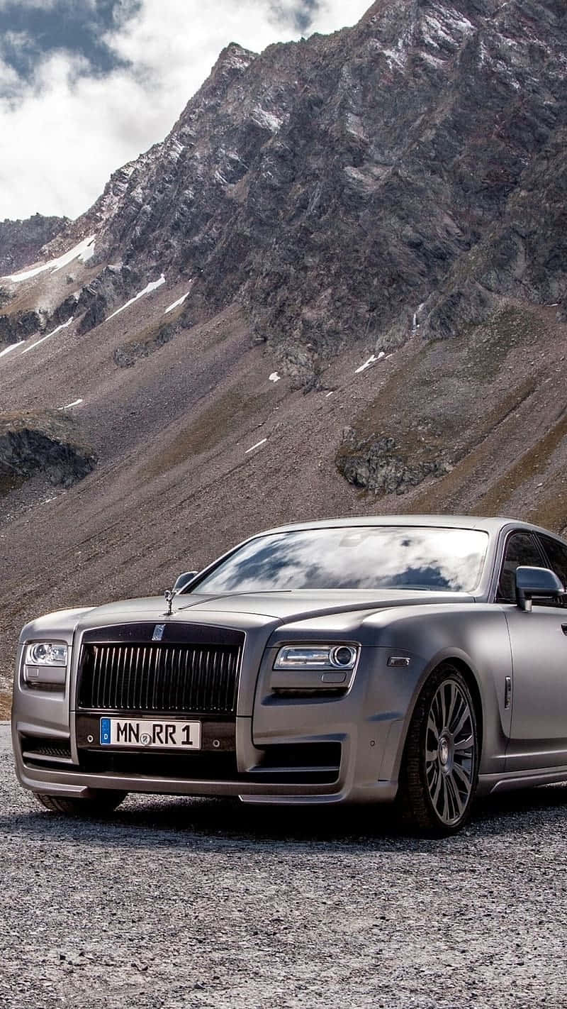 Luxurious Rolls Royce In Gleaming Silver
