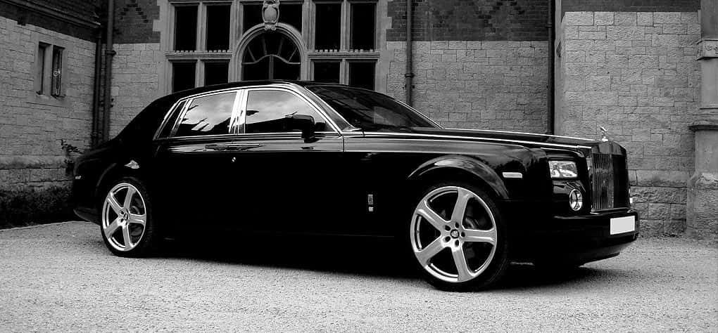 Luxurious Rolls Royce Phantom Drophead Coupe Exuding Elegance Wallpaper