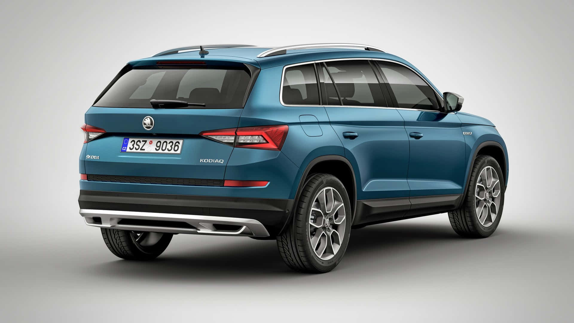 Luxurious Skoda Kodiaq On A Breathtaking Drive Wallpaper