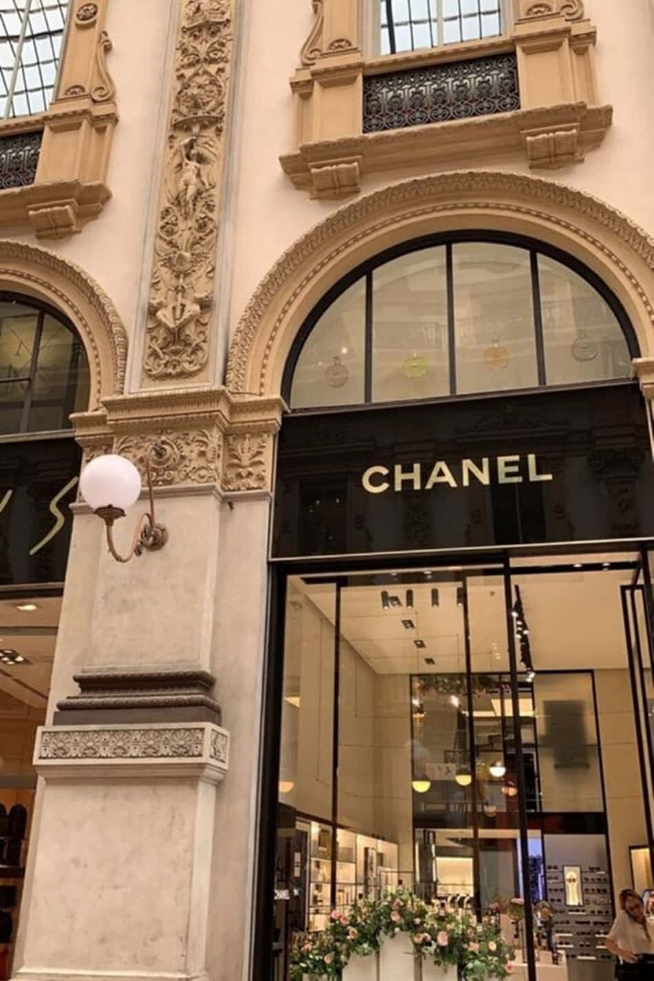 Luksuriøs Æstetisk Chanel Butik Signage Tapet Wallpaper