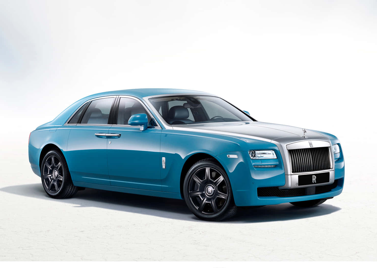 Luxury Meets Power - The Exquisite Rolls Royce Ghost Wallpaper