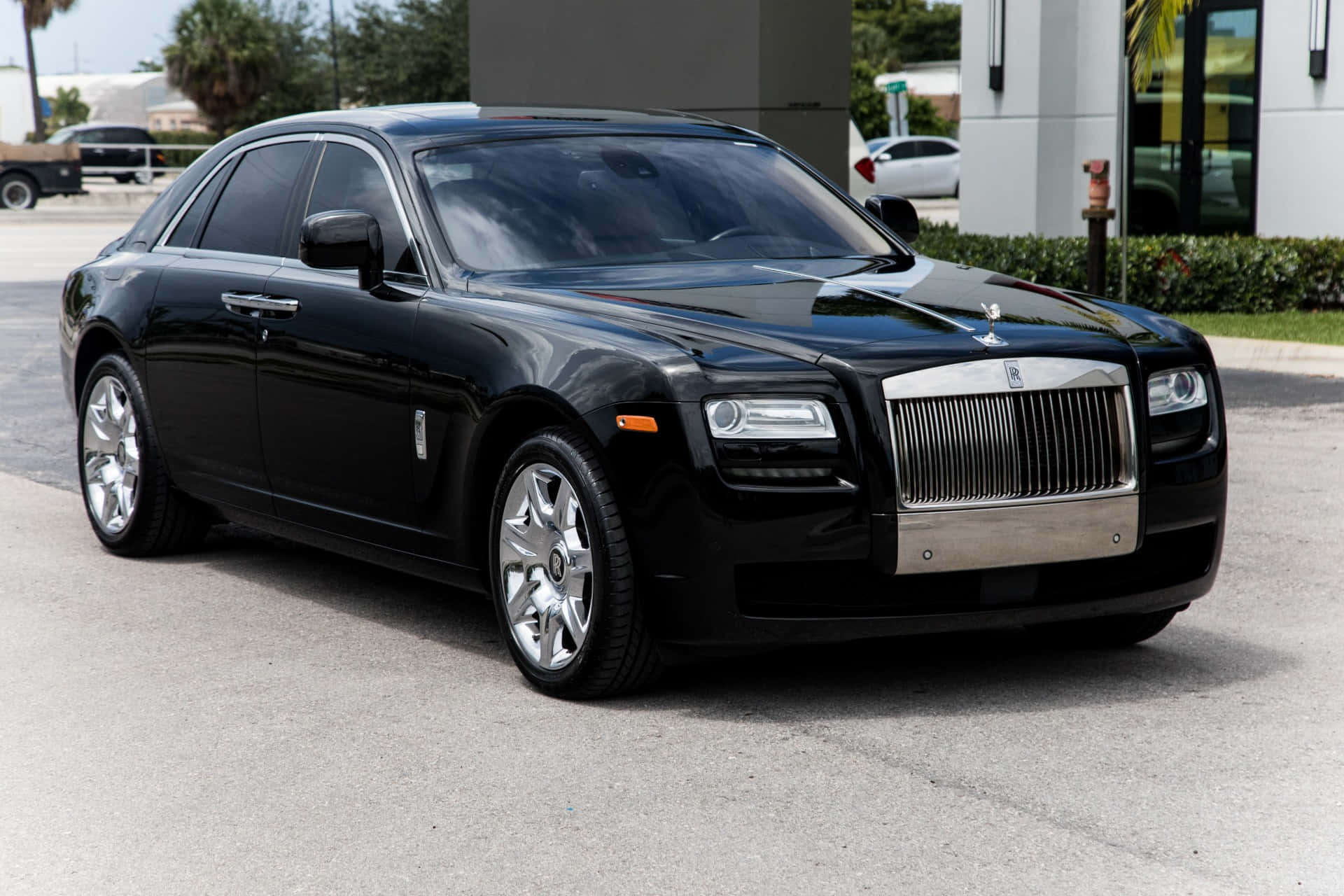Luxury Personified - The Impeccable Rolls Royce Ghost. Wallpaper