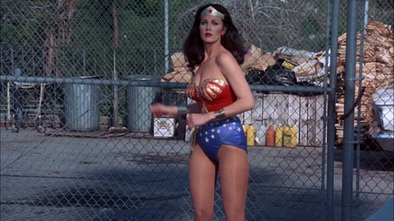 Lynda Carter Wonder Woman Klassieke Houding Achtergrond