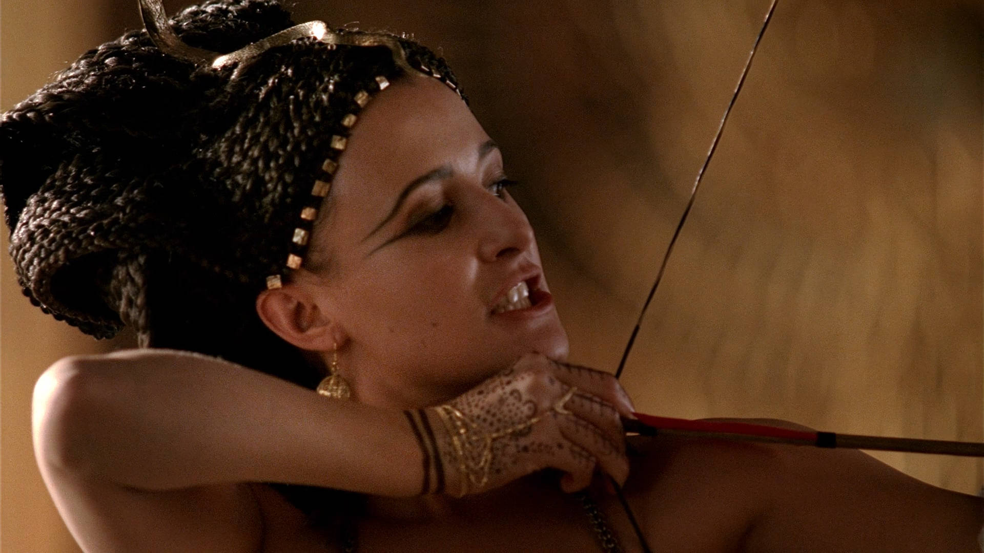 Lyndsey Marshal Cleopatra Holding Bow Wallpaper
