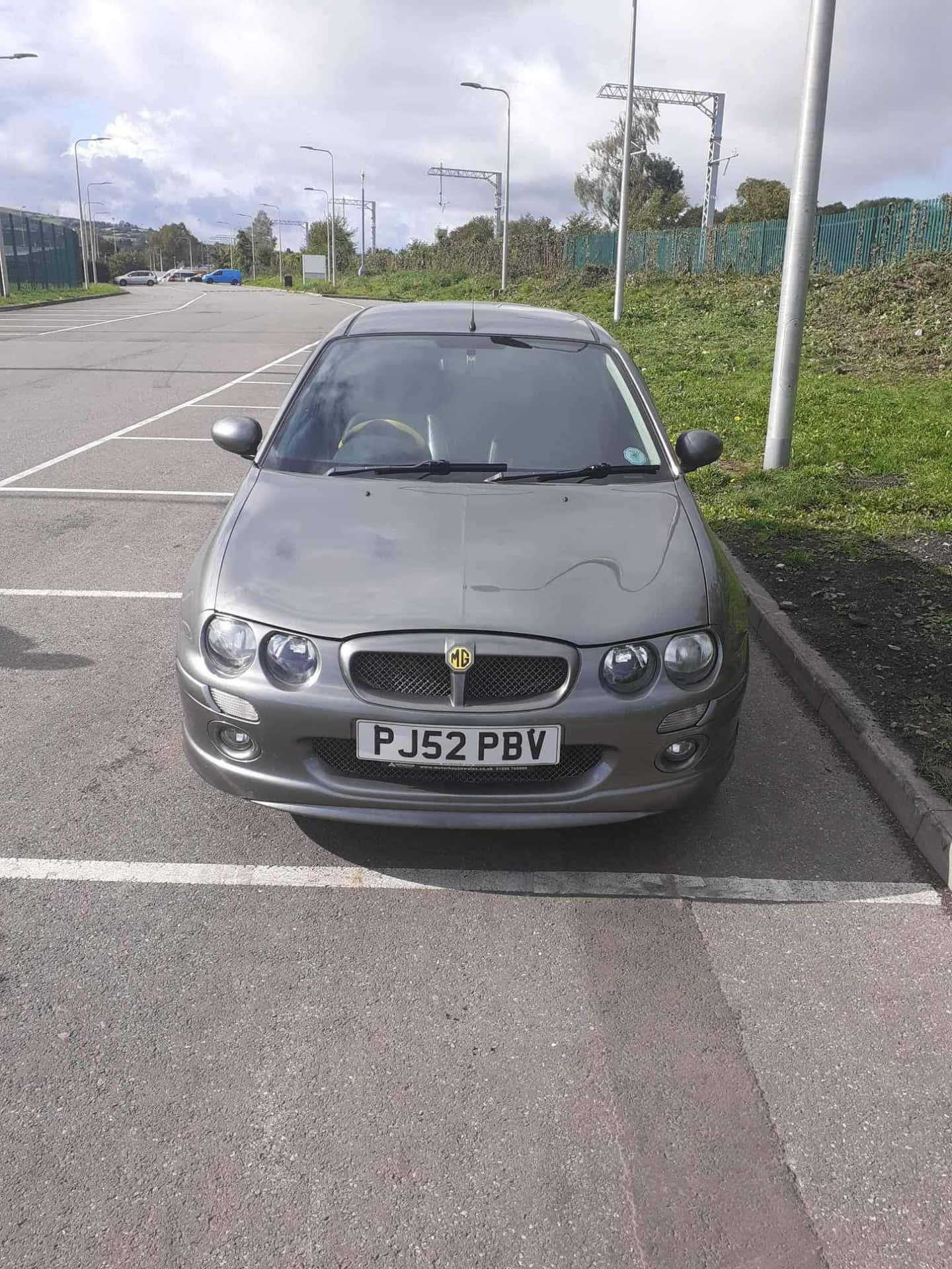 Voiture Garée M G Z R Fond d'écran