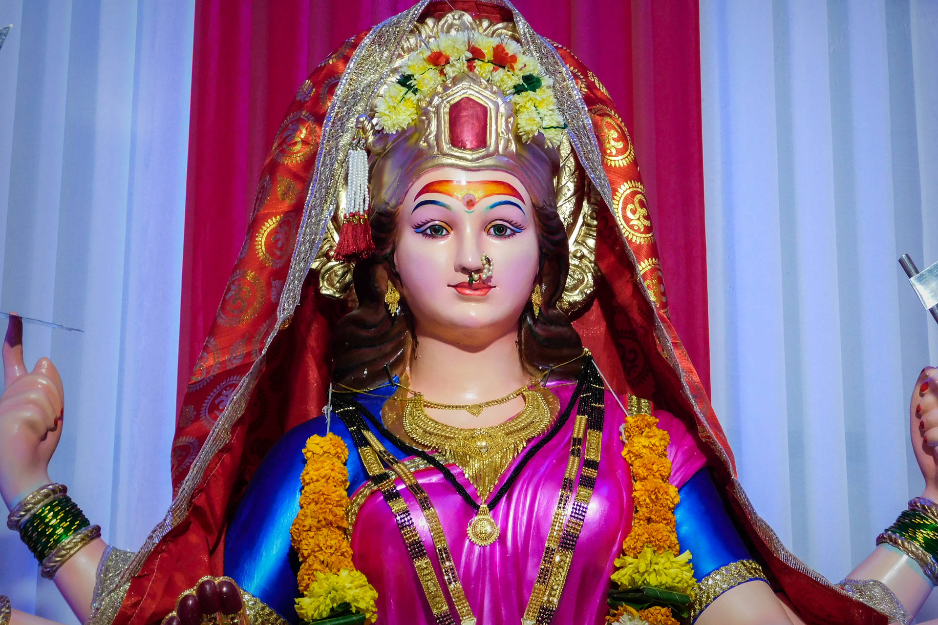 Maa Durga Farverige Outfit Wallpaper