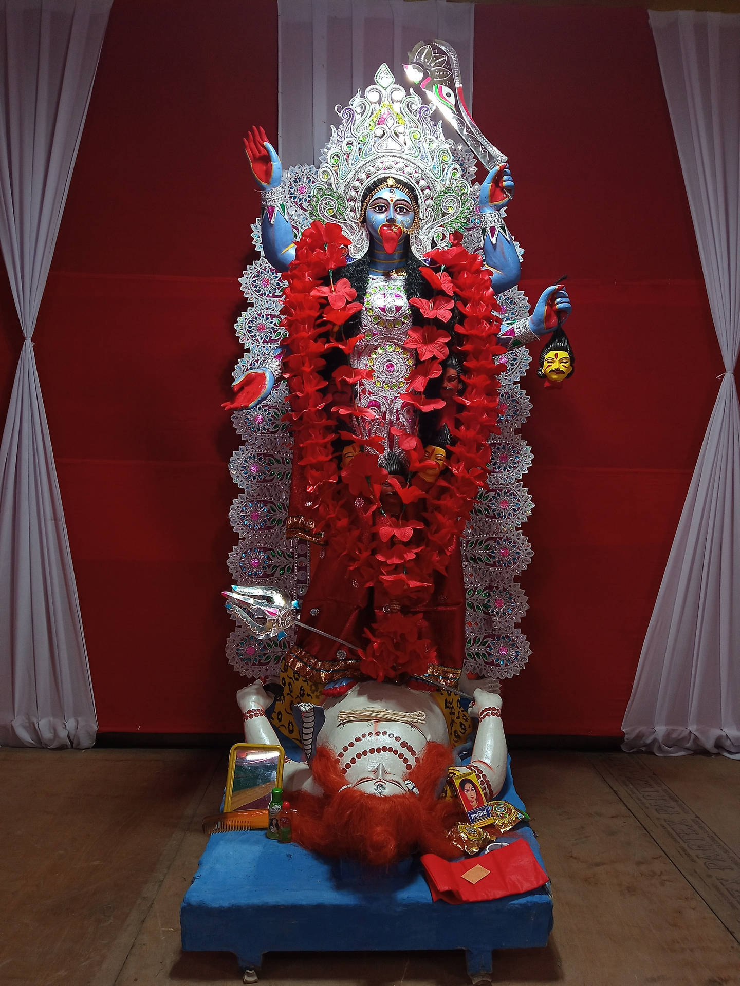Maa Kali Shiva Big Statue In Room Wallpaper