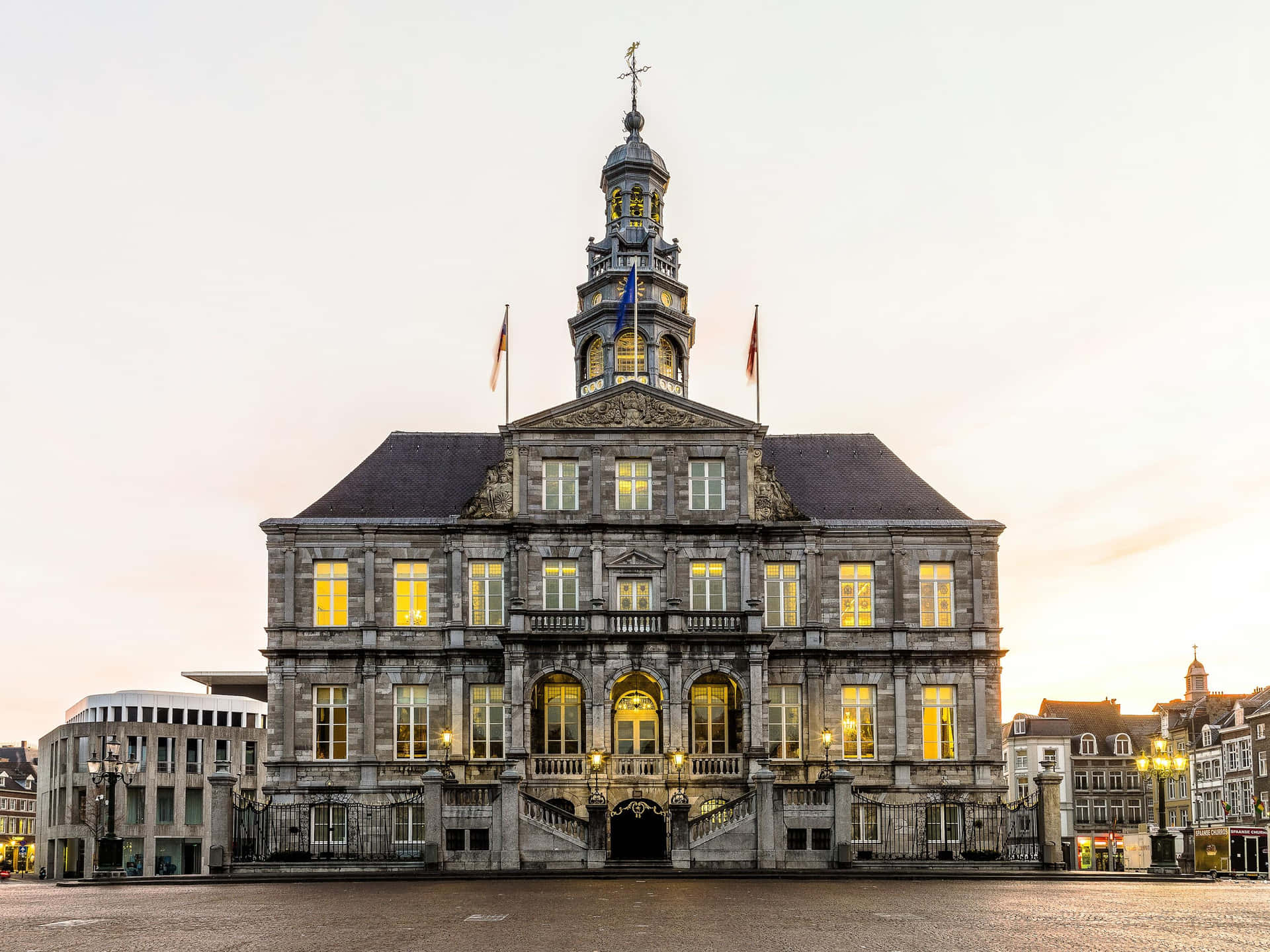 Maastricht Town Hall Dusk Wallpaper