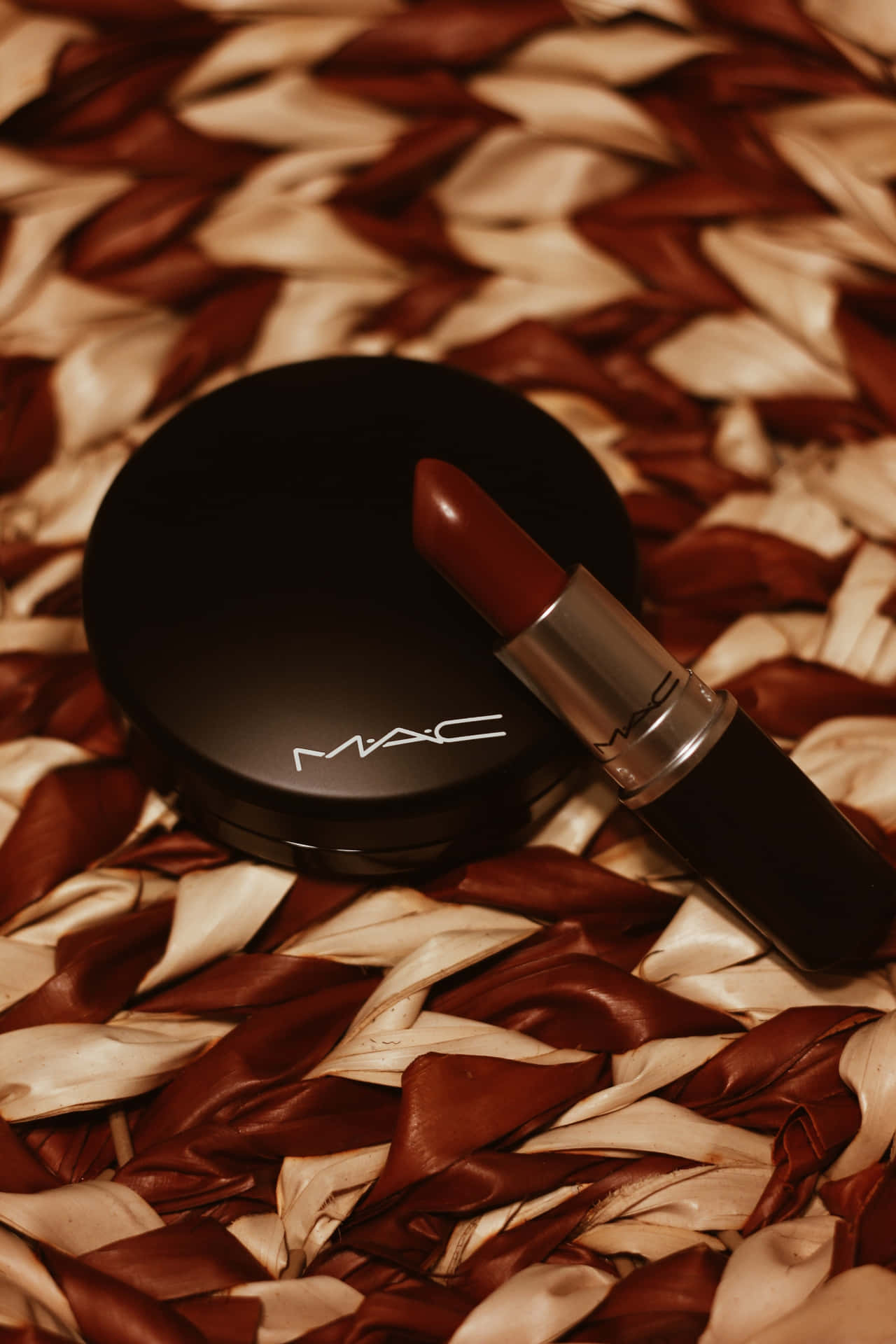 Look beautiful and natural in Mac Cosmetic's finest makeup and skincare products