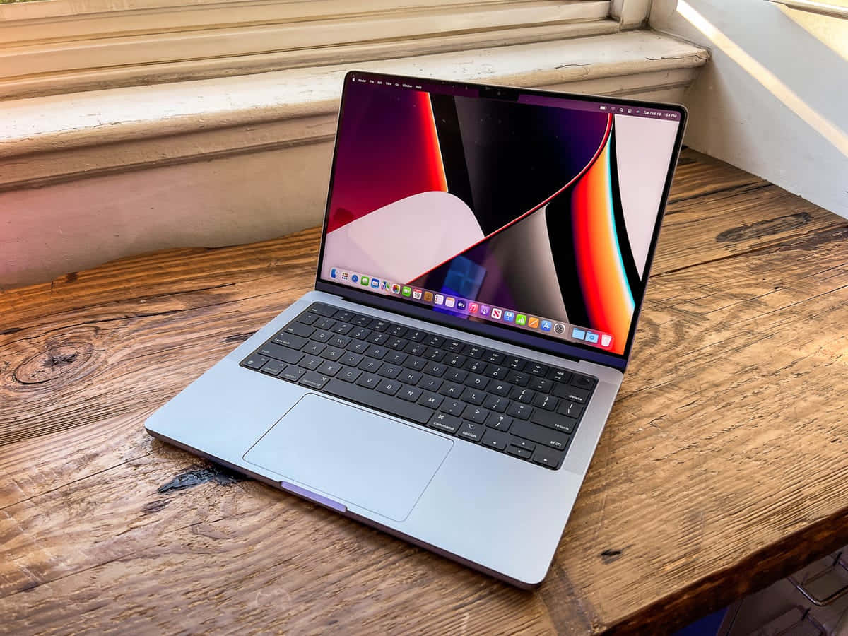 Få opgaverne gjort nemmere online med den nye Macbook Pro.