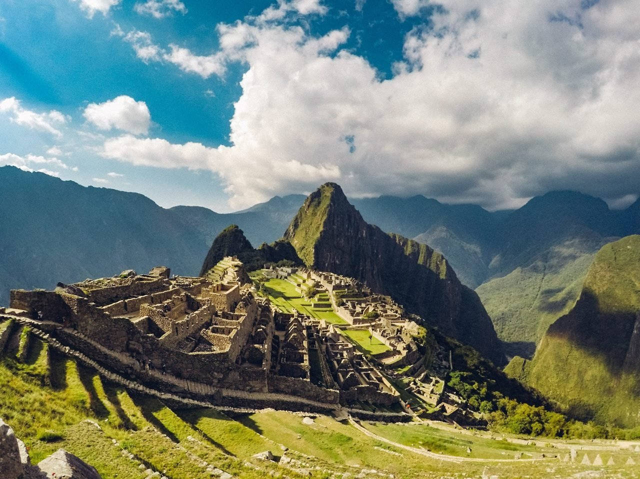 Machupicchu Es Un Sitio Arqueológico Ubicado En Perú. Fondo de pantalla