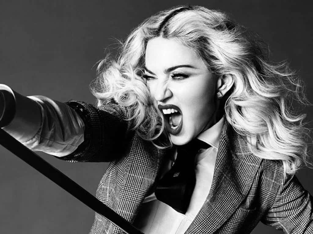 Deneneste Ene, Madonna