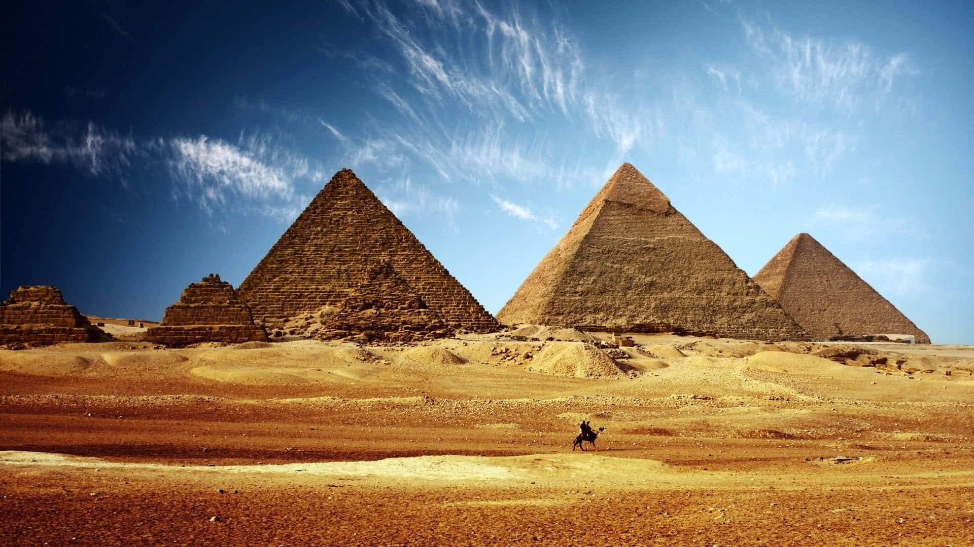 Maestosotramonto Dietro Le Piramidi Di Giza In Egitto