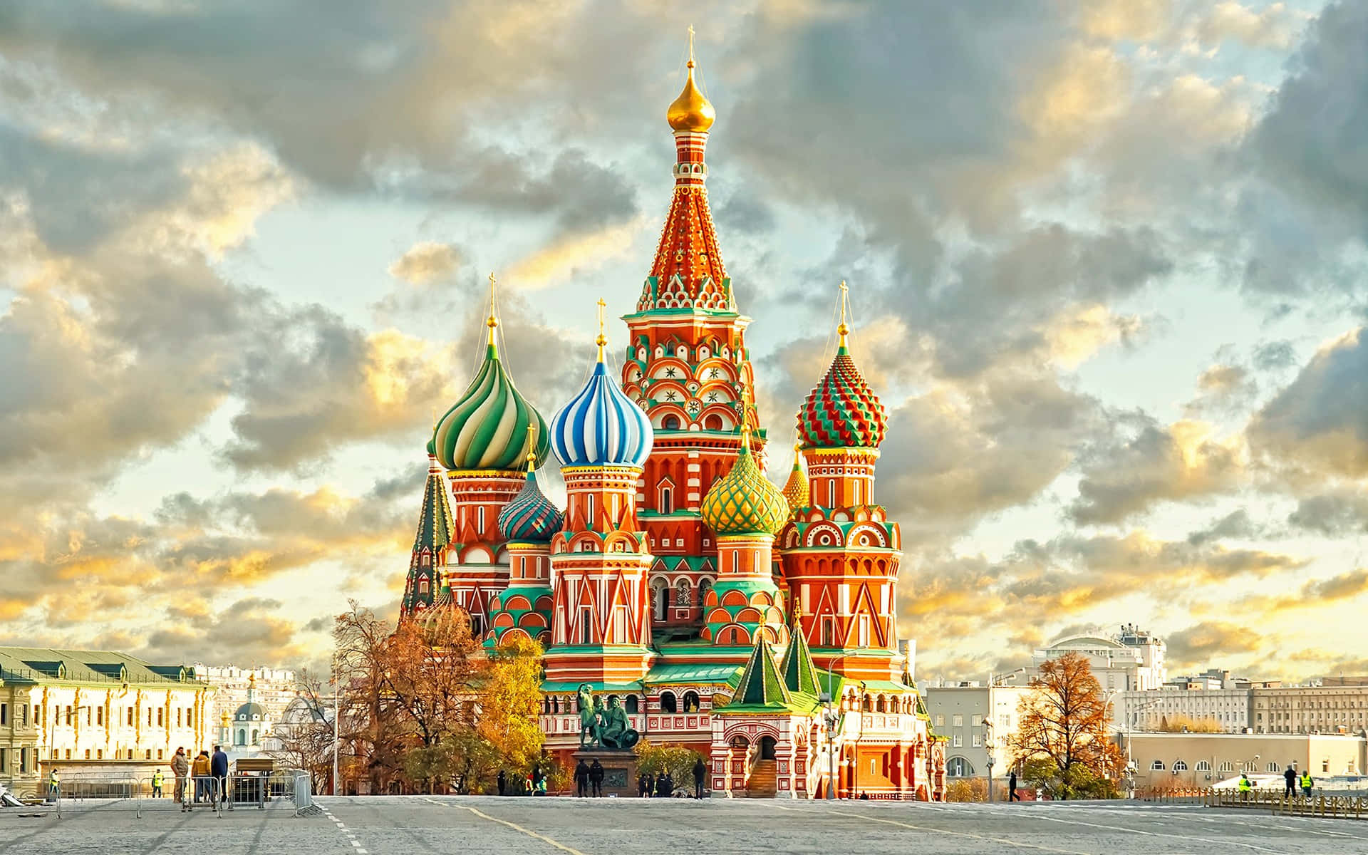 Magiske Kreml Nætter - Overraskelser ved et natblik af Moskva Wallpaper
