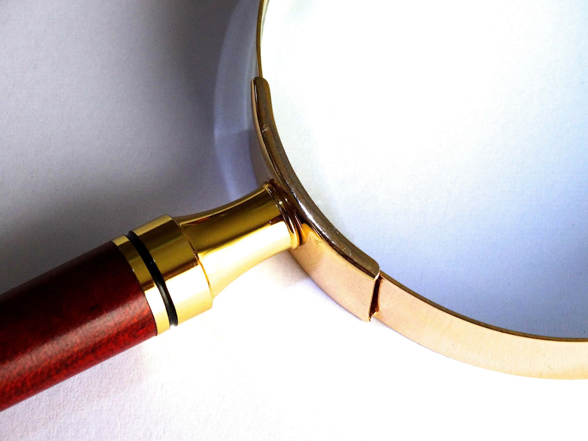 Magnifying Glass Quality Gold Metal Frame Wallpaper