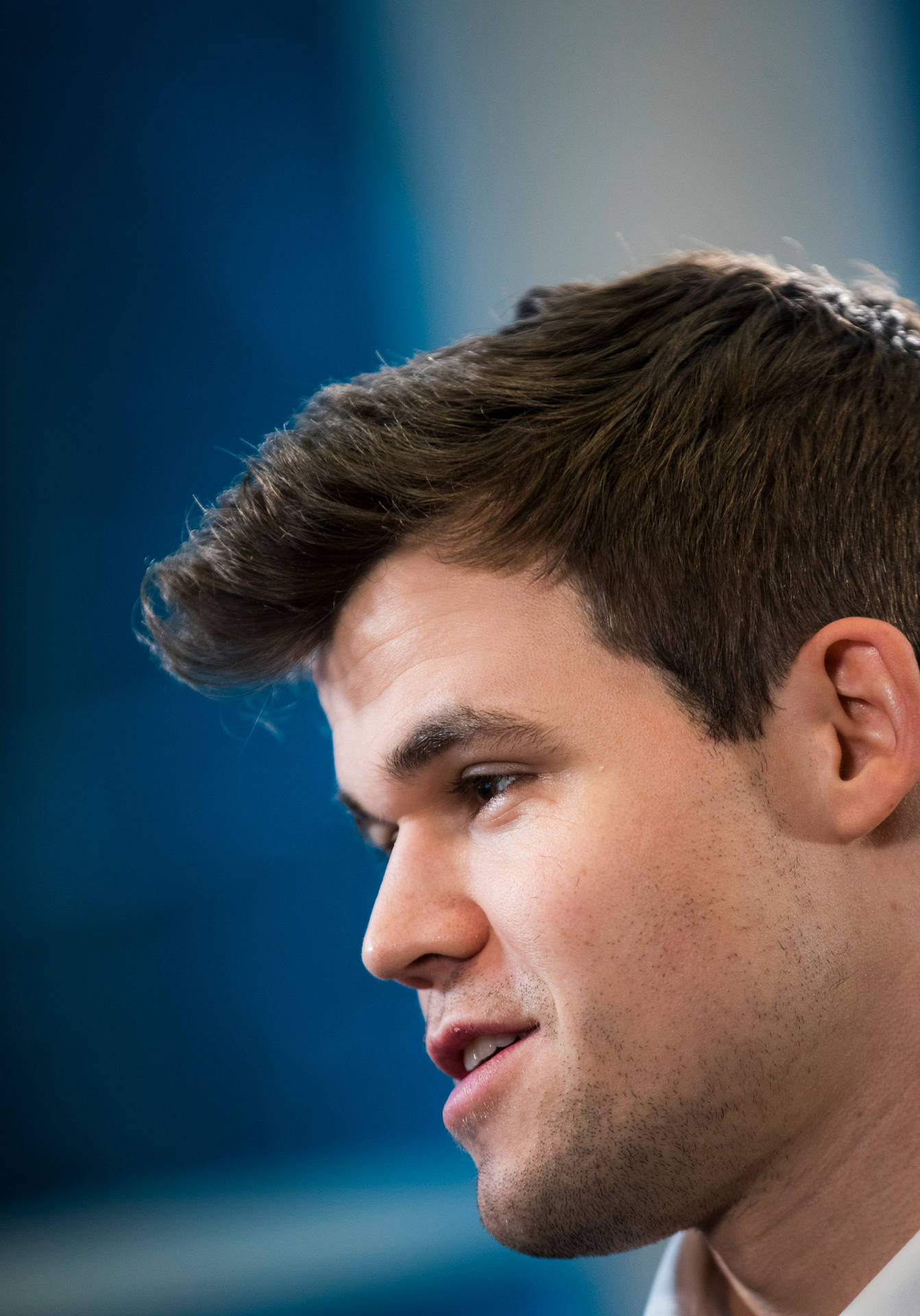 Profilo Laterale Di Magnus Carlsen Sfondo