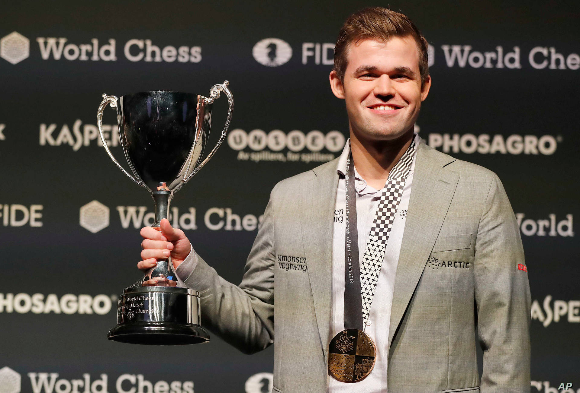 Magnus Carlsen Campione Del Mondo Di Scacchi Sfondo