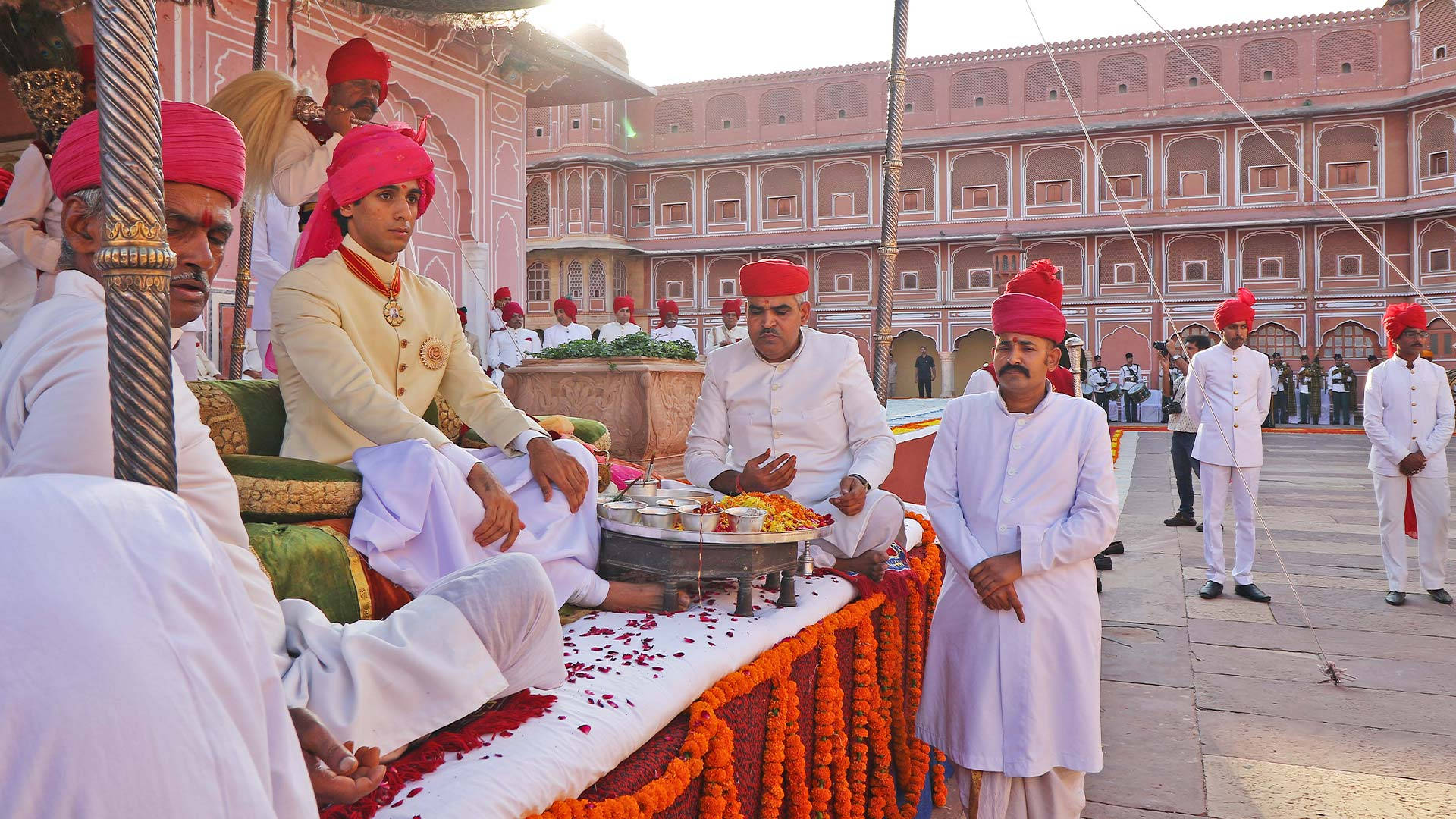 Maharajapadmanabh Singh Ammira Il Ricco Patrimonio Del City Palace Di Jaipur. Sfondo