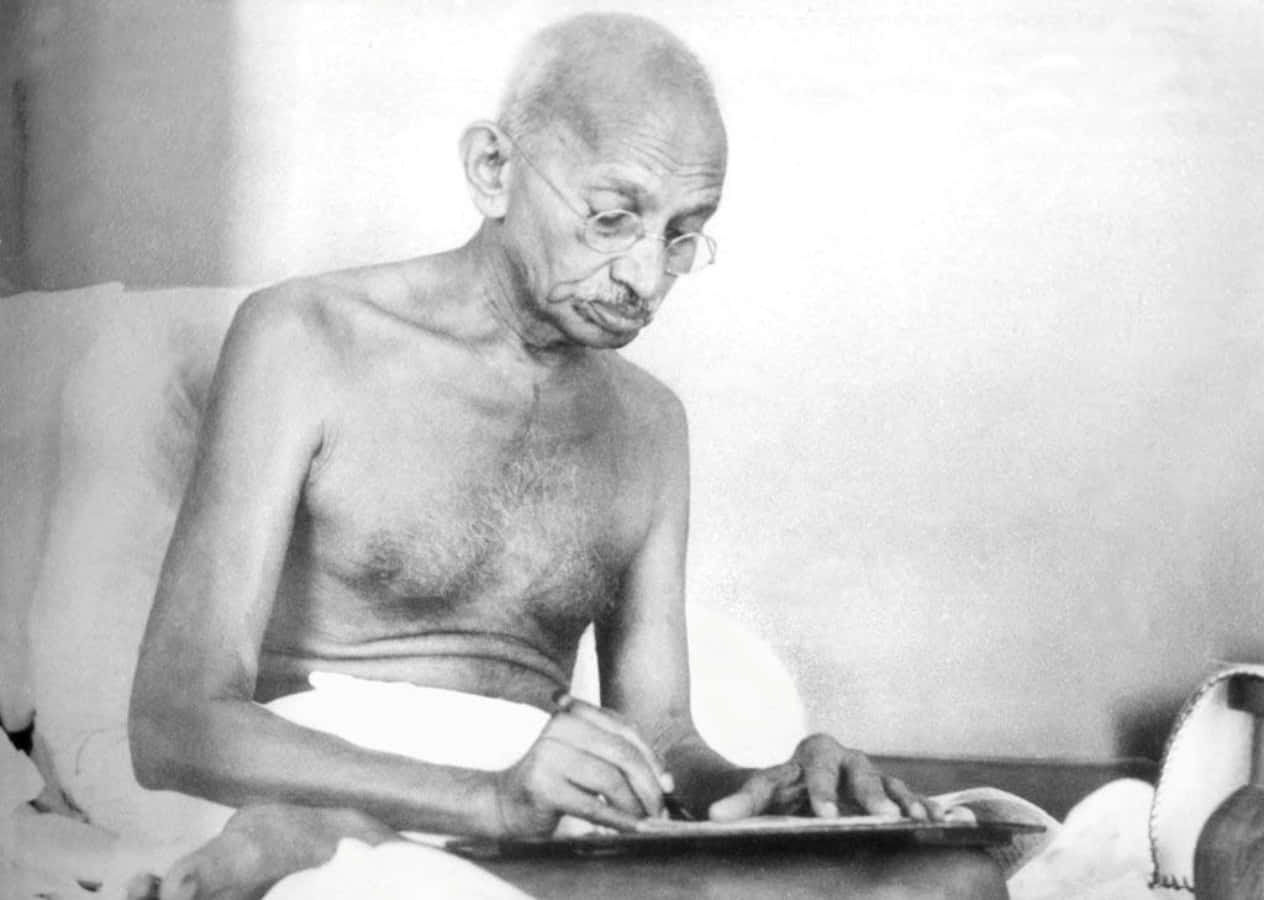 Søgeraf Sandhed Og Fred, Mahatma Gandhi.