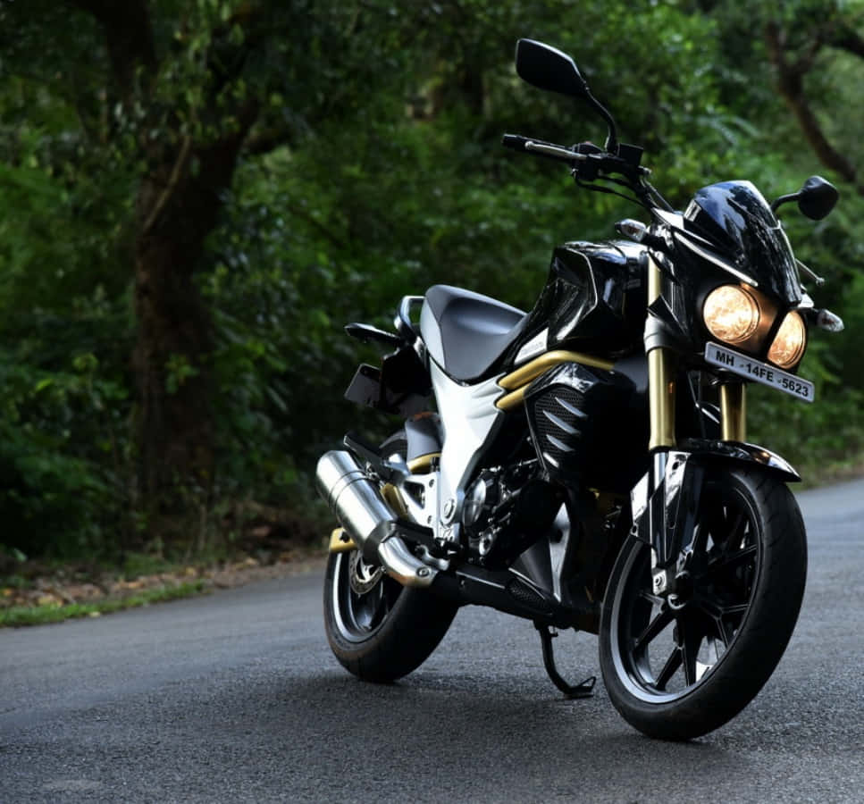 Mahindra Mojo Motorcycle Forest Road Wallpaper