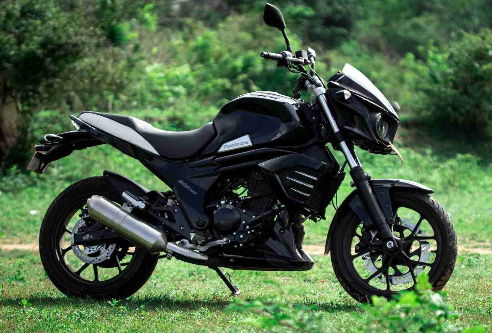 Mahindra Mojo – Unleashing The Beast On Road Wallpaper