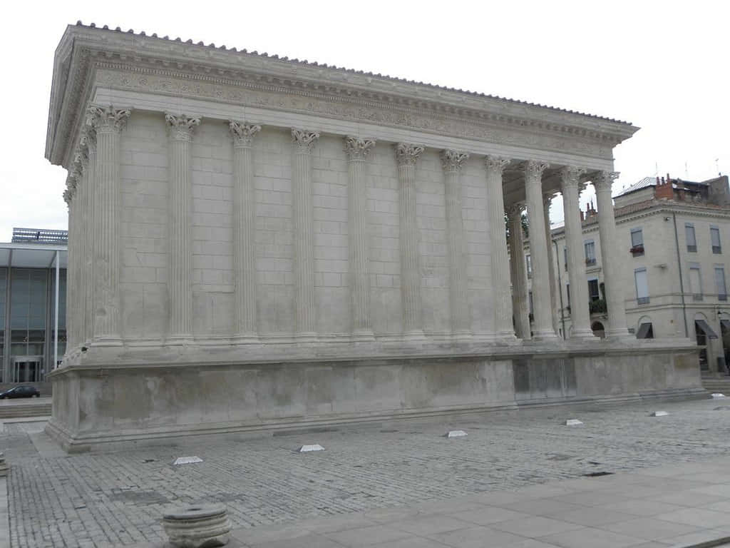 Maison Carrée Temple From The Side Wallpaper