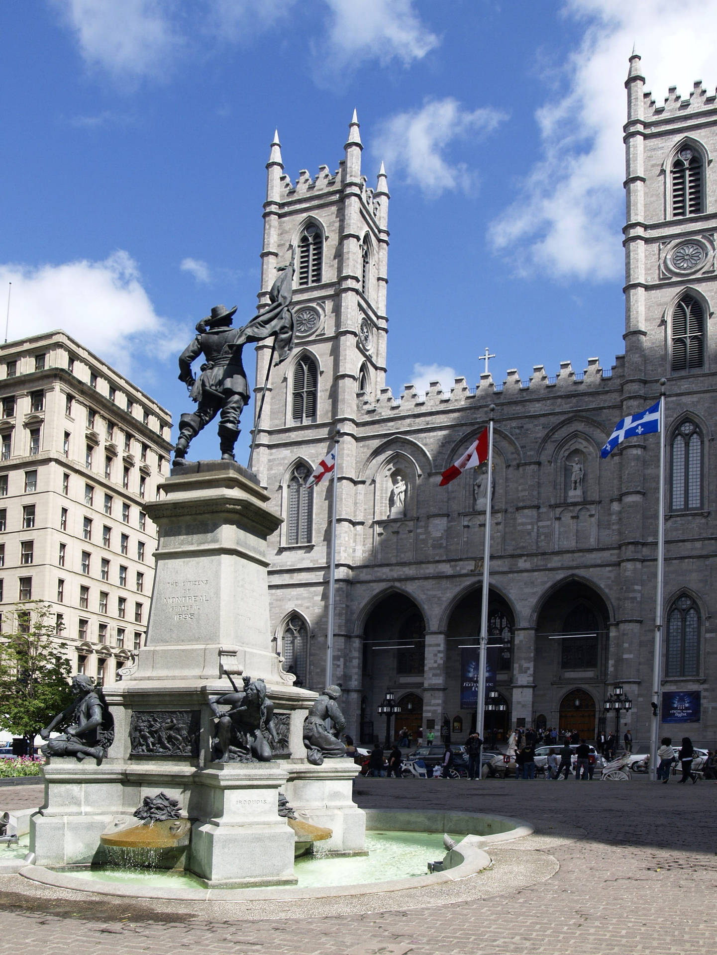 Monumentoa Maisonneuve En Montreal. Fondo de pantalla