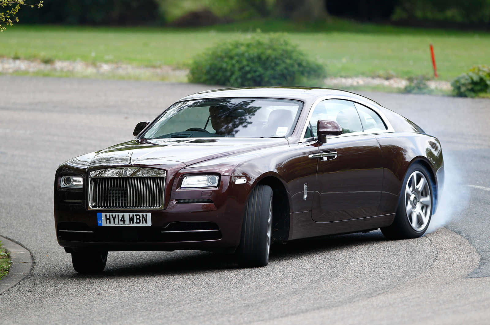 Majestic Beauty, The Rolls Royce Wraith Wallpaper