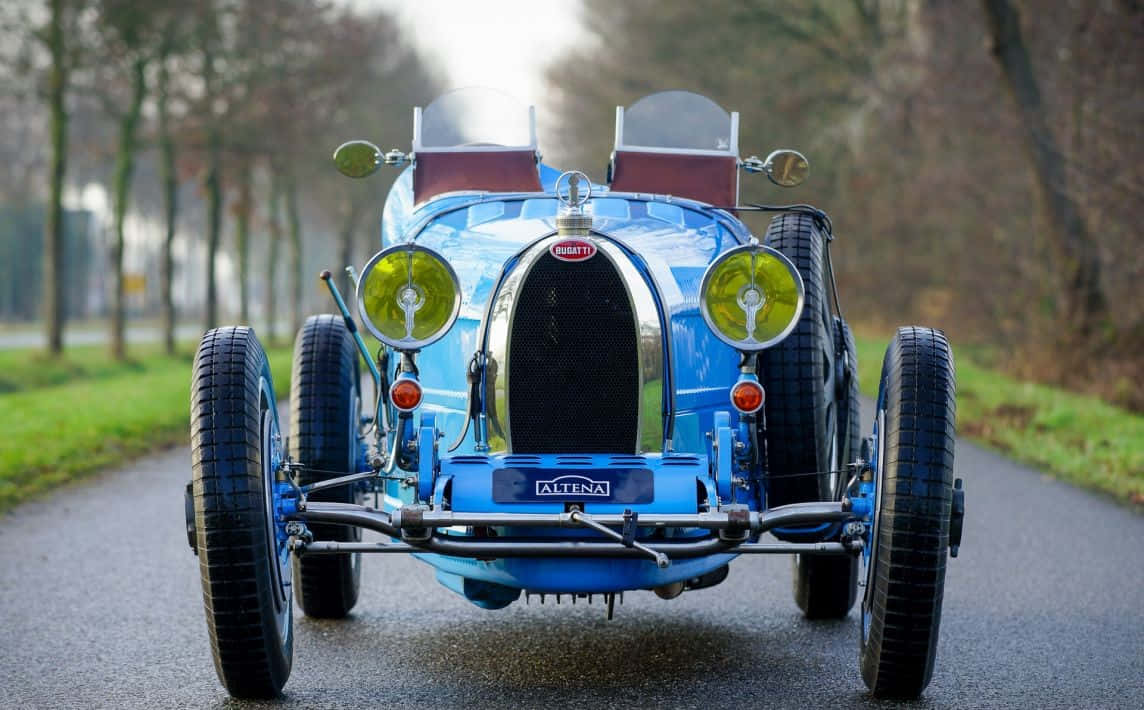 Majestic Bugatti Type 35 In A Classic Car Show Wallpaper
