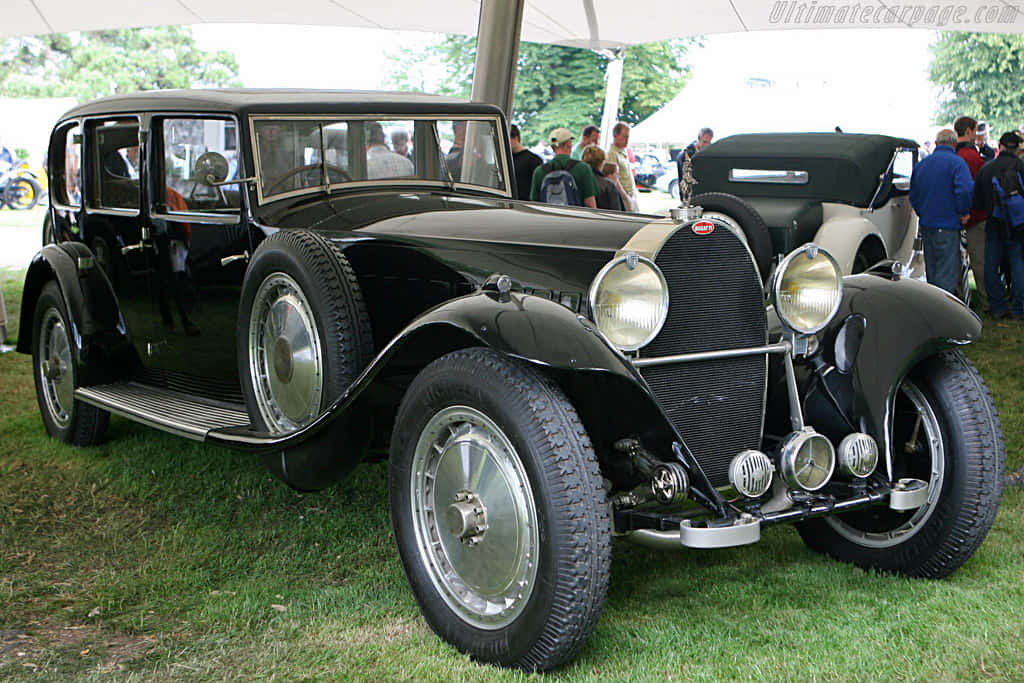 Majestetiske Bugatti Type 41 Royale I Full Visning. Bakgrunnsbildet