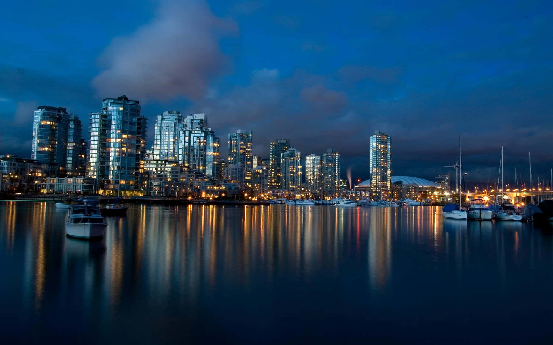 Majestic Cityscape Against Dazzling Skyline