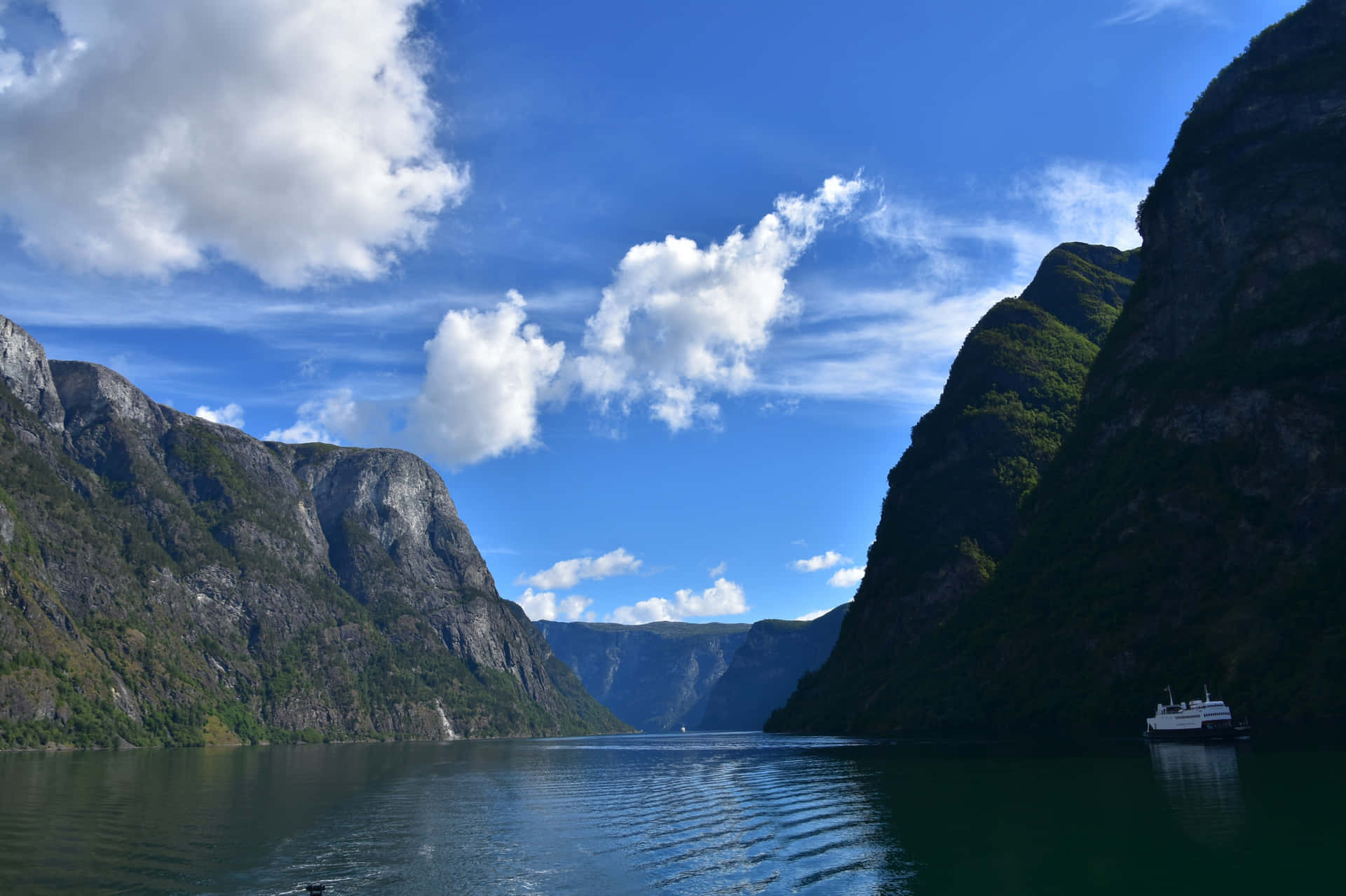 Majestic_ Fjord_ Landscape_with_ Cruise_ Ship Wallpaper