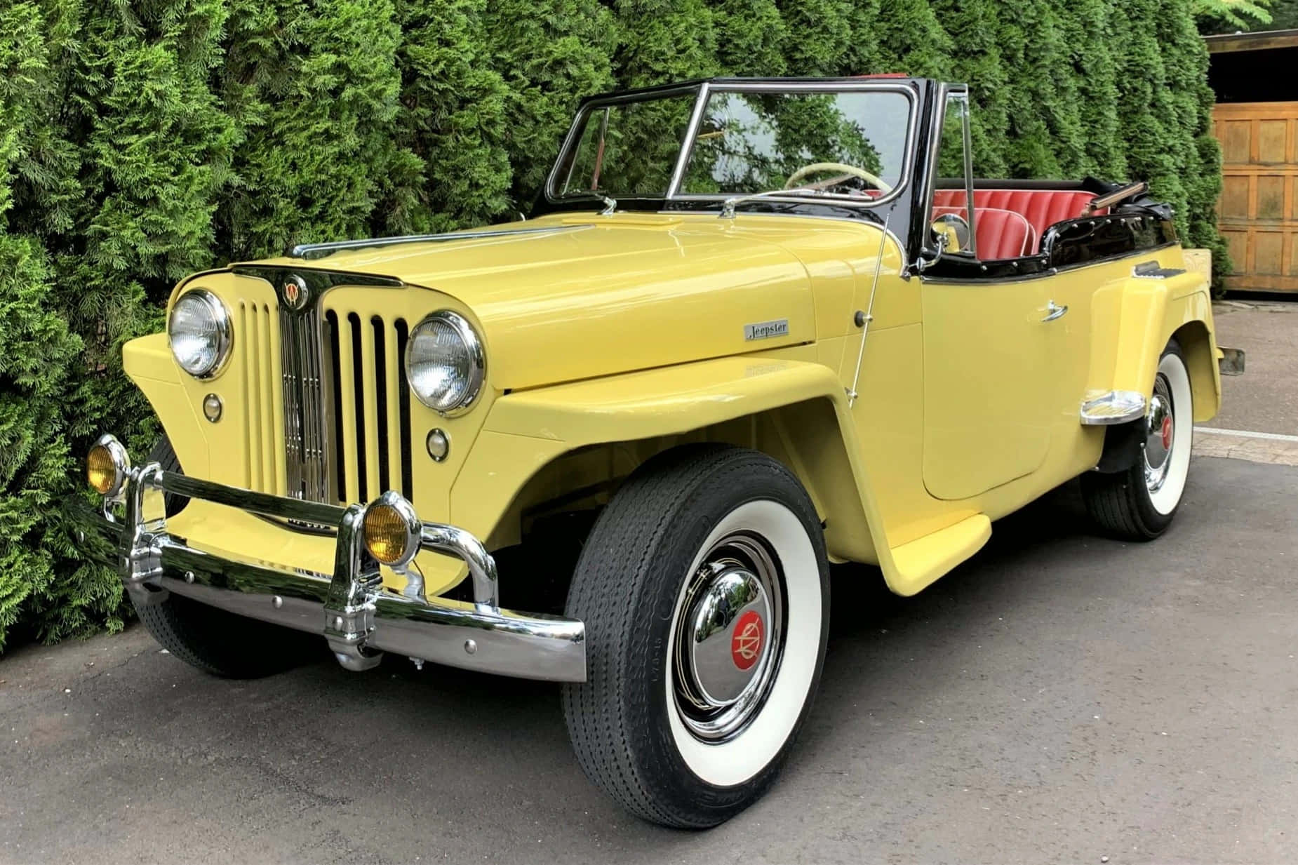 Majestic Jeepster Roaming In The Wilderness Wallpaper