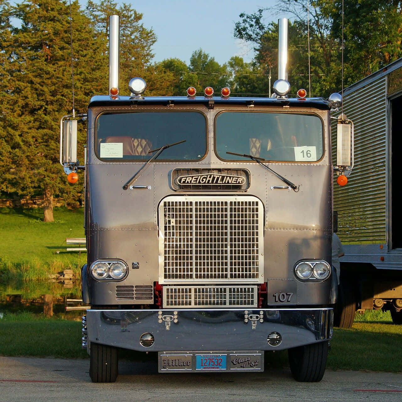 Majestic Kenworth T604 Truck On Highway Wallpaper