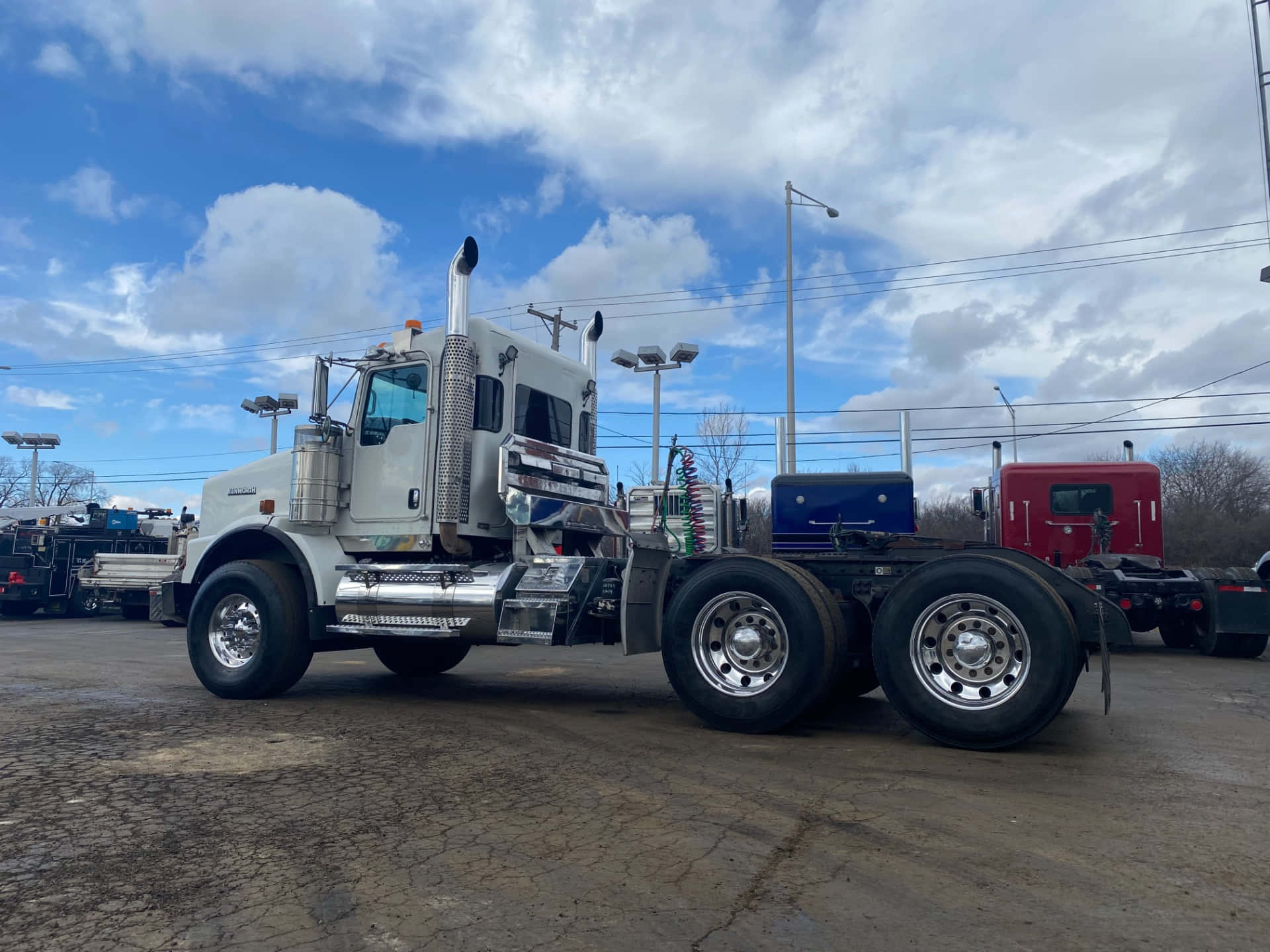 Majestic Kenworth T800 On The Road Wallpaper