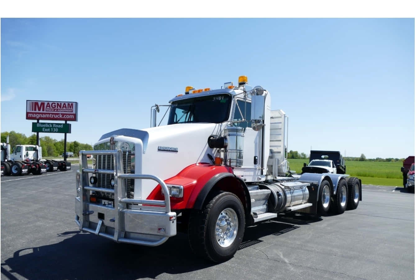 Majestic Kenworth T800 On The Road Wallpaper