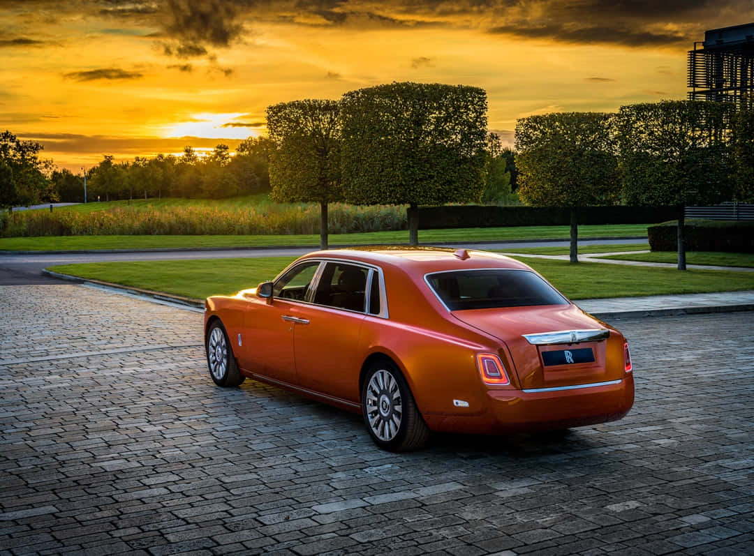 Majestic Luxury - The Rolls Royce Phantom Wallpaper