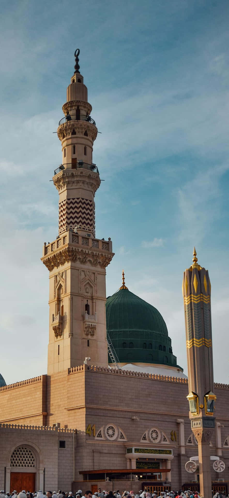 Majestic Mosque Minaretand Dome Wallpaper