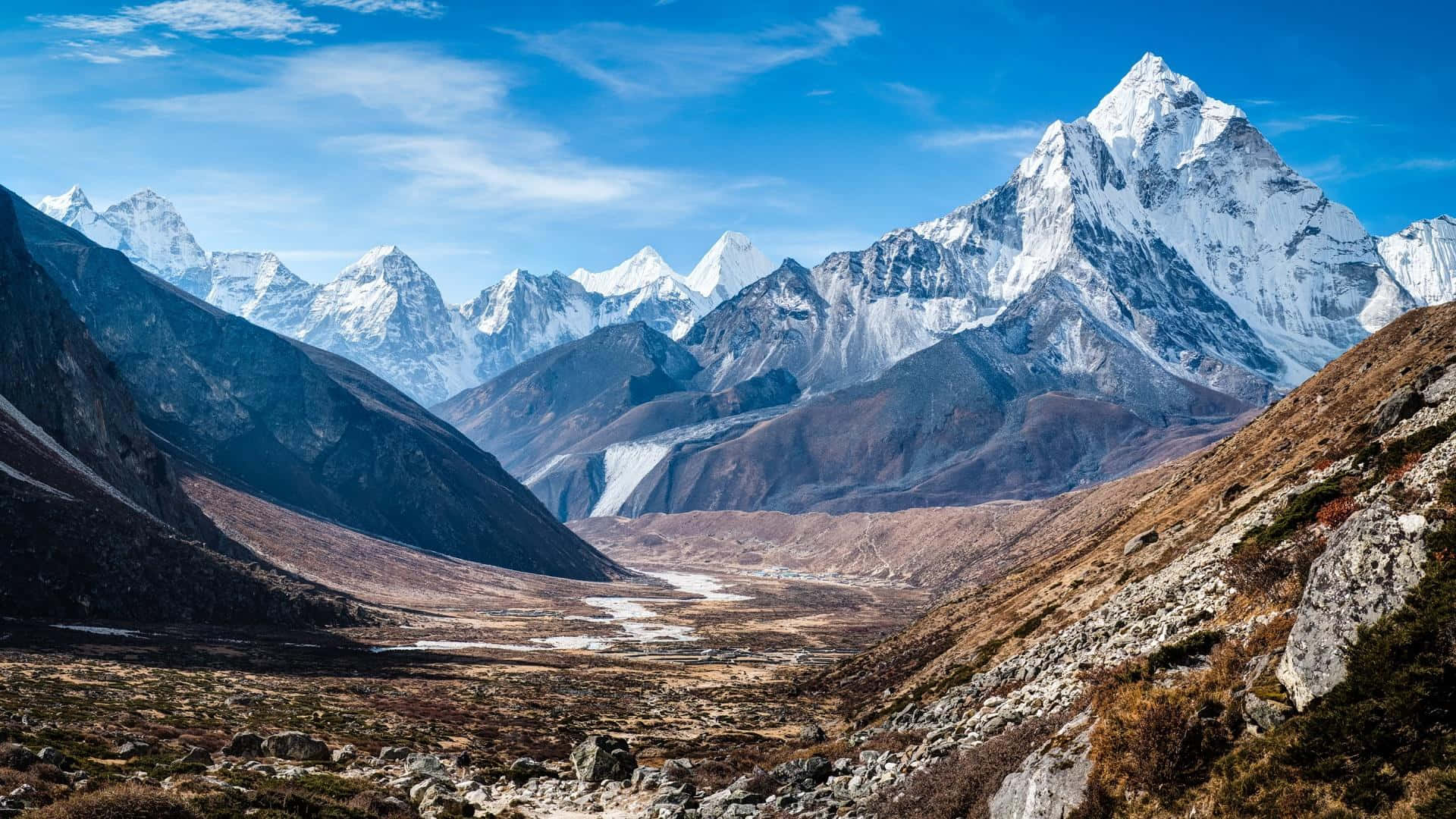 Géomorphologie De La Vallée De Montagne Majestueuse Fond d'écran