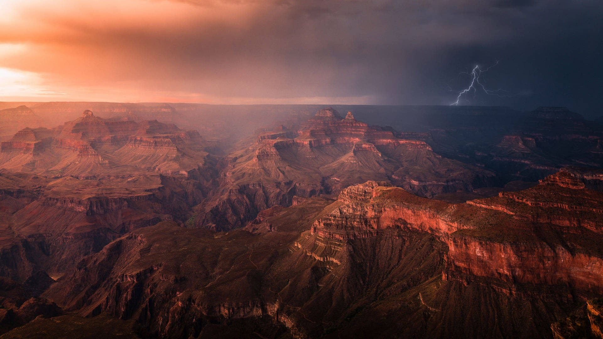 Majestic Panorama Of The Grand Canyon Wallpaper