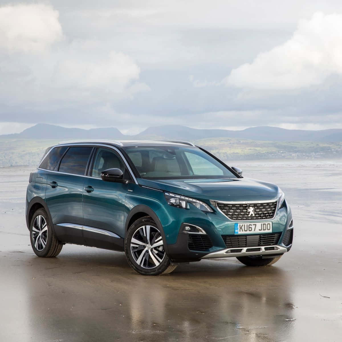 Majestic Peugeot 5008 On The Road Wallpaper
