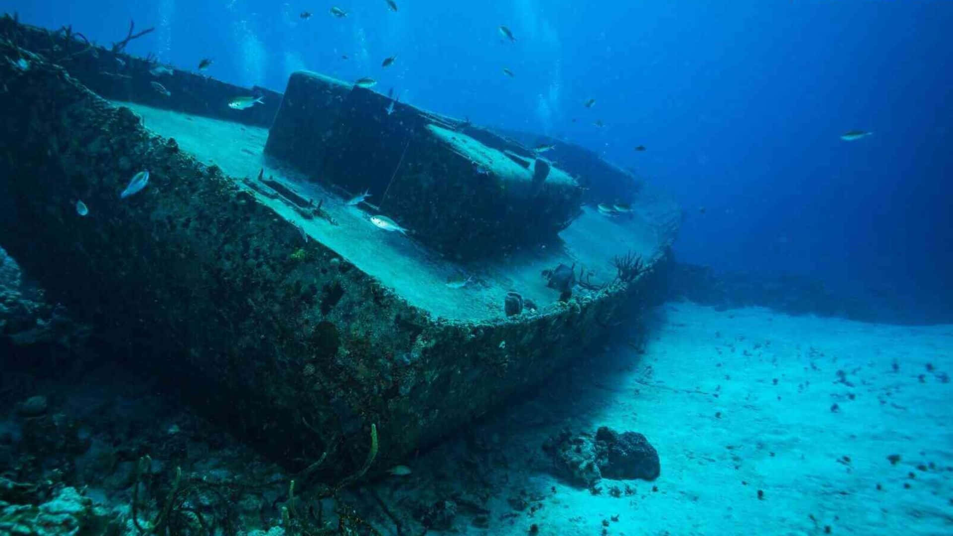 Majestic Remains Of The Titanic Wreck Wallpaper