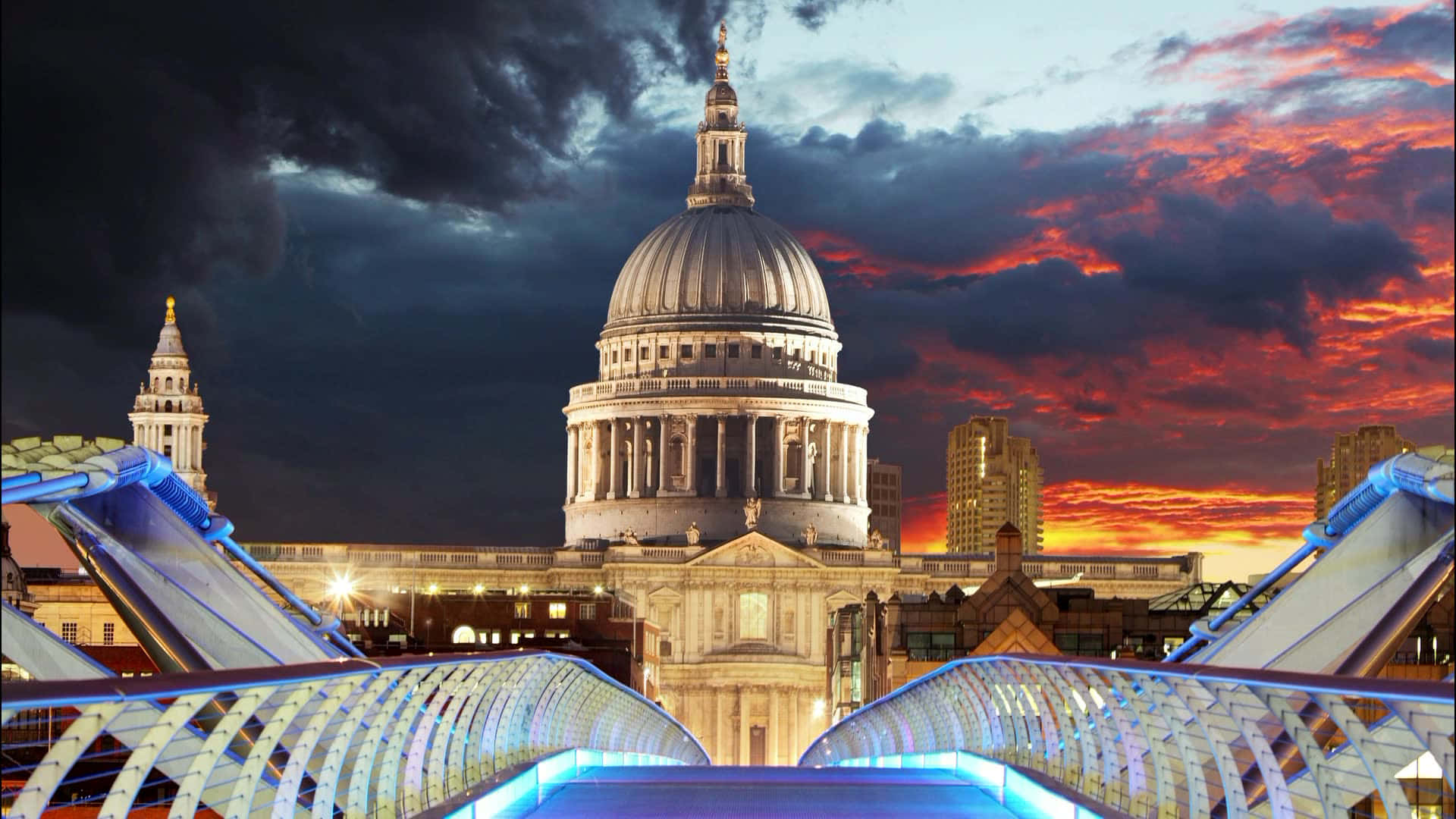 Majestic St Paul's Cathedral Against The Gorgeous London Skyline. Wallpaper