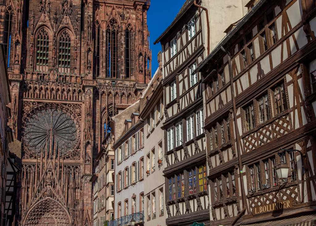 Majestic Strasbourg Cathedral At Dusk Wallpaper