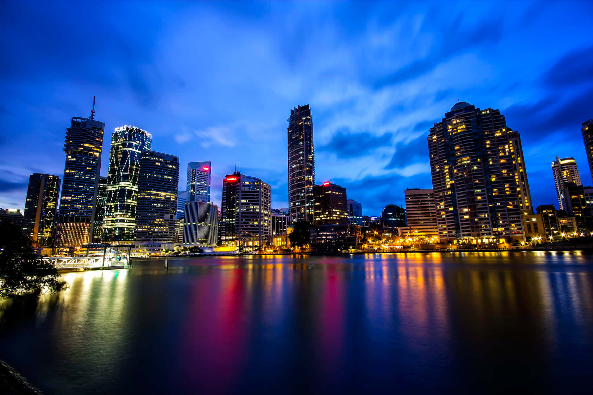 Majestic Sunset Over Brisbane River Wallpaper