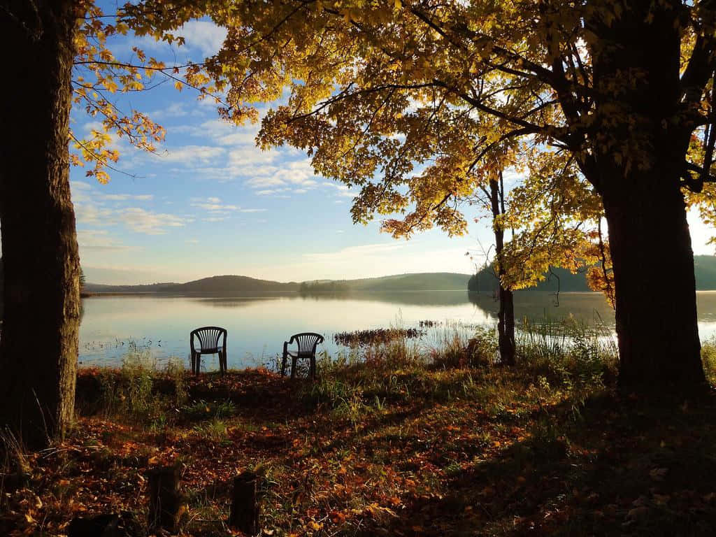 Matahari Terbenam Yang Megah Di Pemandangan Kota Gatineau Wallpaper