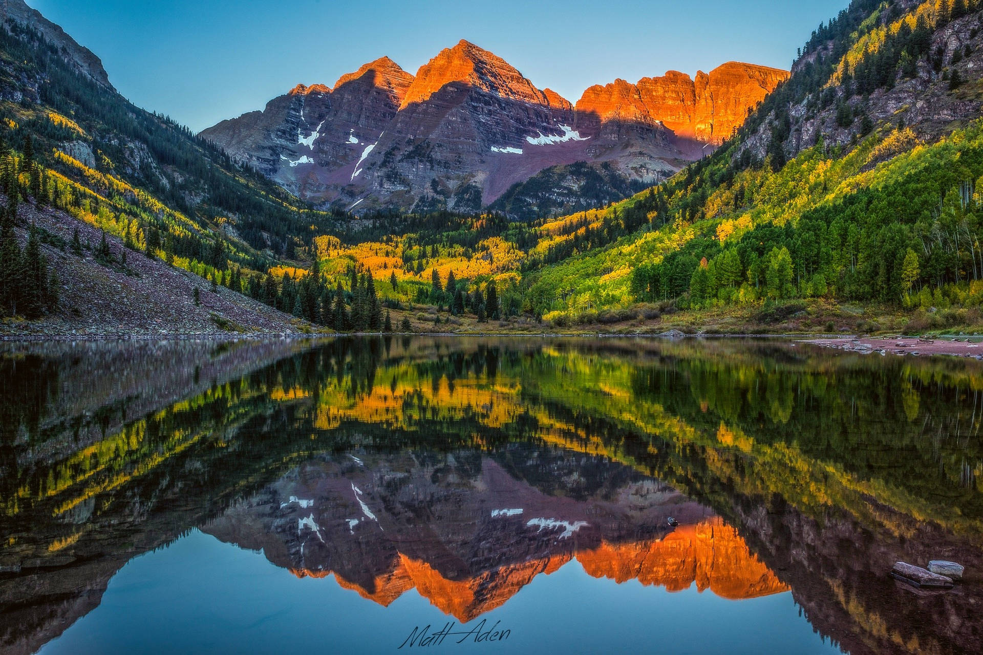 Majestic View Of Colorado Mountainscape Wallpaper