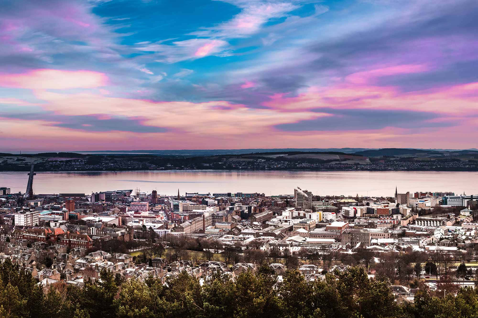 Majestic View Of Dundee Cityscape At Twilight Wallpaper